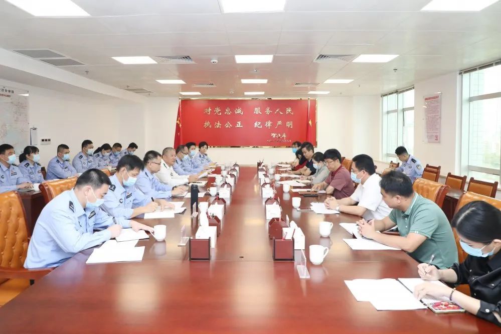 麻章區(qū)公安局新任領(lǐng)導(dǎo)團(tuán)隊(duì)，引領(lǐng)擔(dān)當(dāng)，共筑安全防線