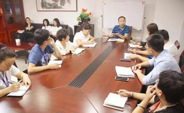最新上市公司董事長引領(lǐng)變革，塑造未來新篇章