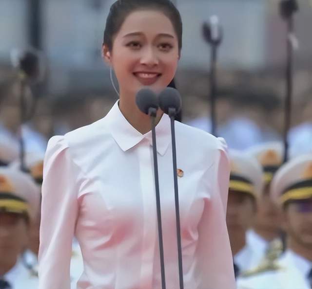 方琪佑最新動(dòng)態(tài)，揭開(kāi)神秘面紗，展現(xiàn)全新形象