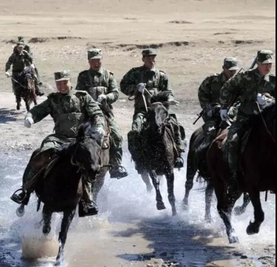 團(tuán)長引領(lǐng)青春熱血團(tuán)，英勇無畏的征程開啟