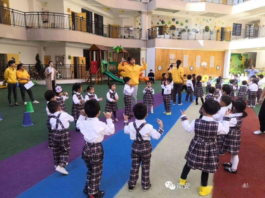 幼兒園小花朵早操，活力綻放成長(zhǎng)力量